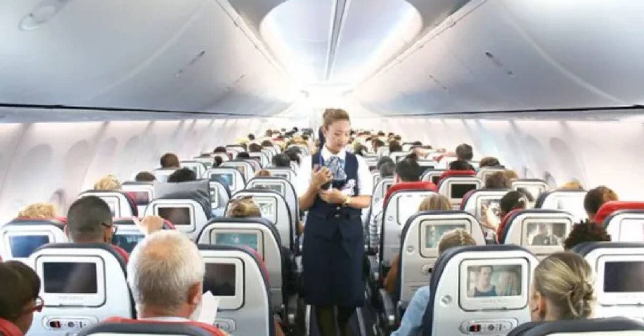 Uçakta alkol krizi! Sarhoş pilot ortalığı birbirine kattı, gözaltına alındı 4