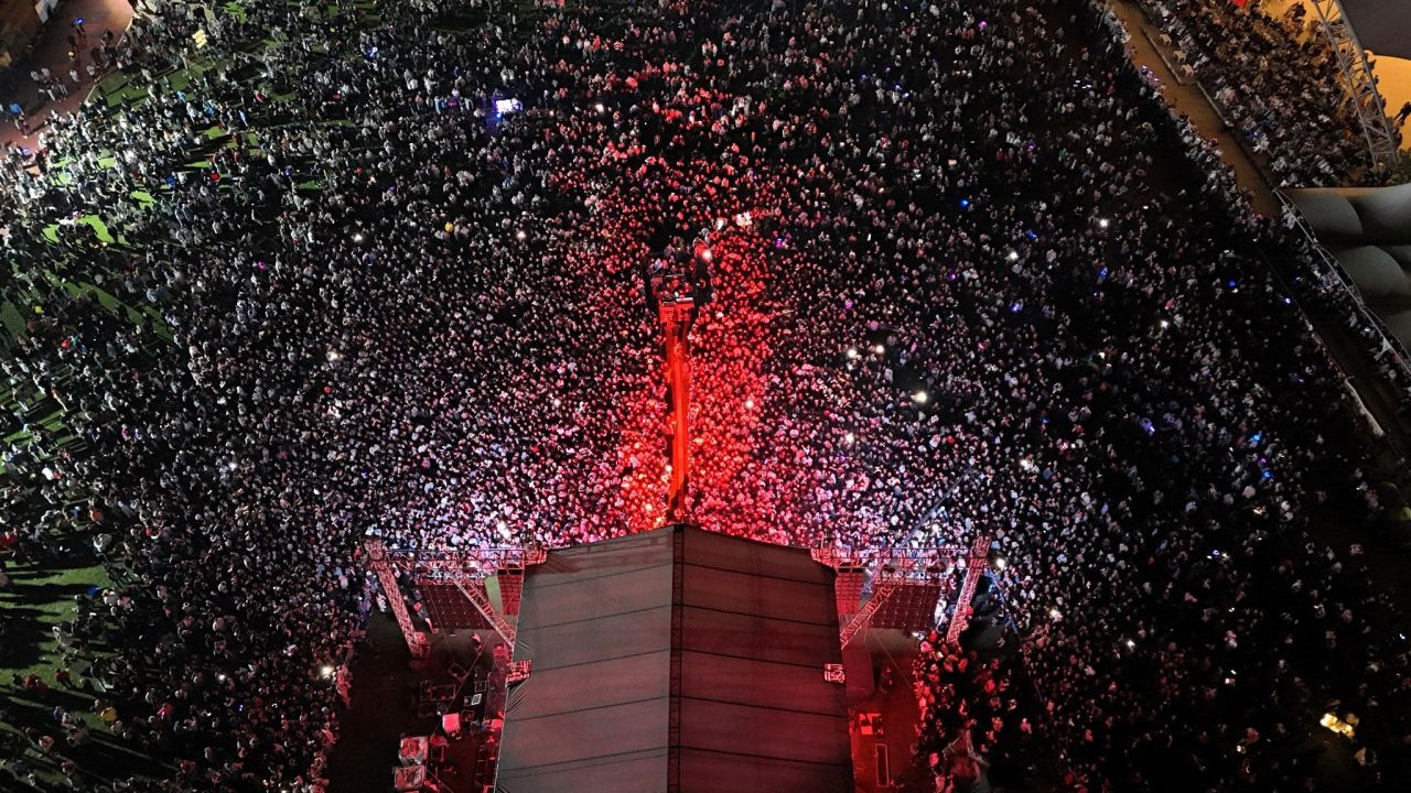 Semicenk konserinde izdiham yaşandı 2