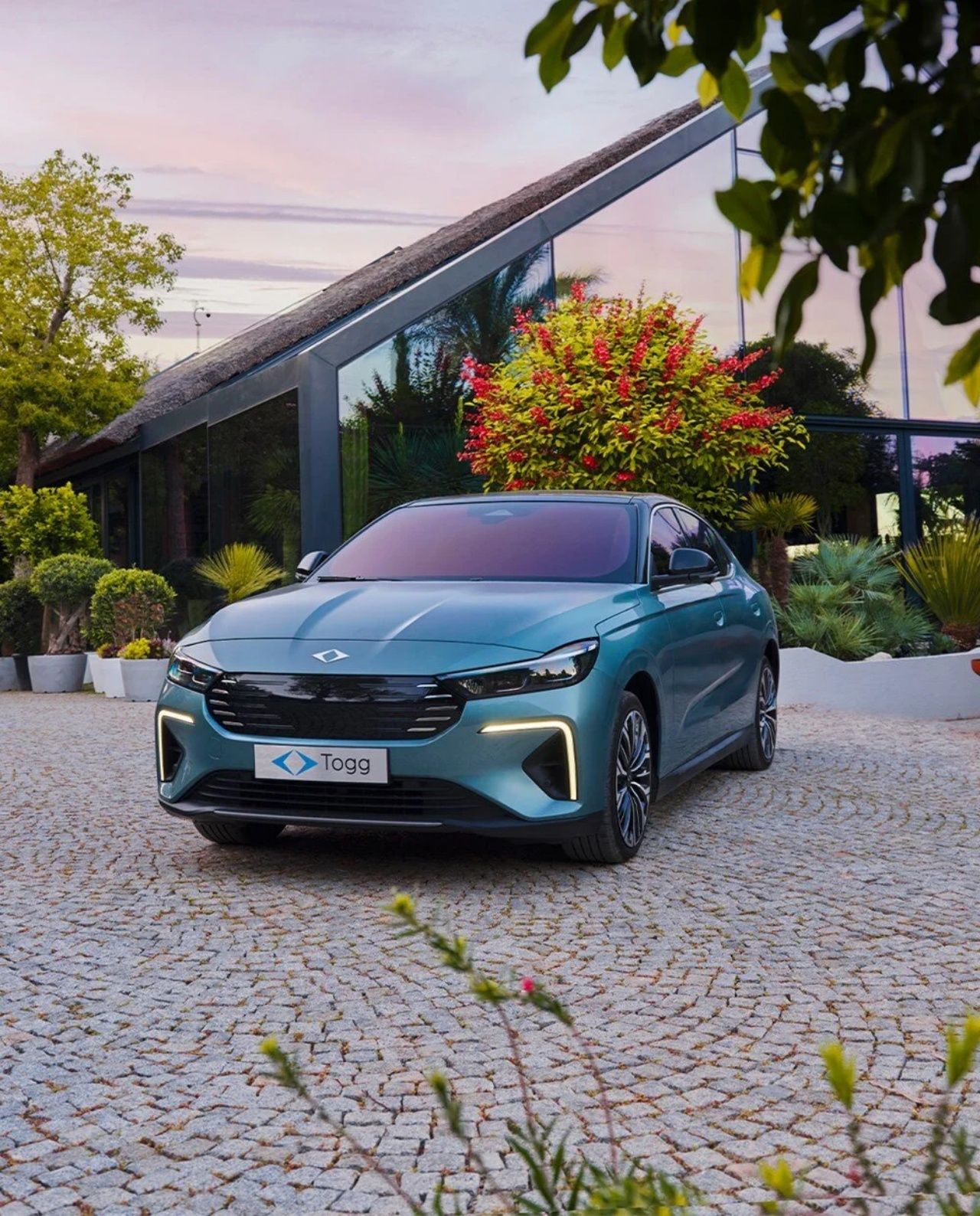Togg'un yeni sedan modeli satışa çıktı! İşte Togg T10F'in satış fiyatı 4
