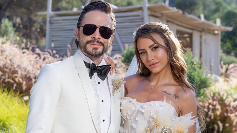 Ahmet Kural ve eşi Çağla Gizem Şahin, çocuklarının ABD vatandaşlığı alabilmesi için San Diego'ya gitti! Tepkiler gecikmedi 5