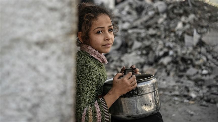 Masum kanıyla ziyafet! Çarpıcı gerçek:  Bu karedekiler Gazze'de insanları açlıktan öldürüyor! 7
