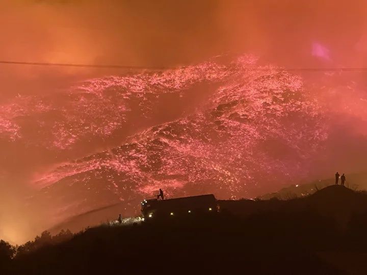 Alevler ev ve seralara sıçradı! Mahalleler boşaltıldı... Antalya, Aydın ve Muğla’da orman yangınları! Alevlere karşı canhıraş mücadele... 12