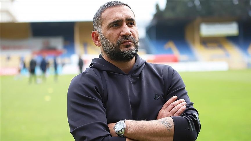 Galatasaray'ın Efsanesinden O İsme Şok Sözler: "Şampiyonlar Ligi'nde Lakayıt ve Şımarık Oynayamazsın!" 1