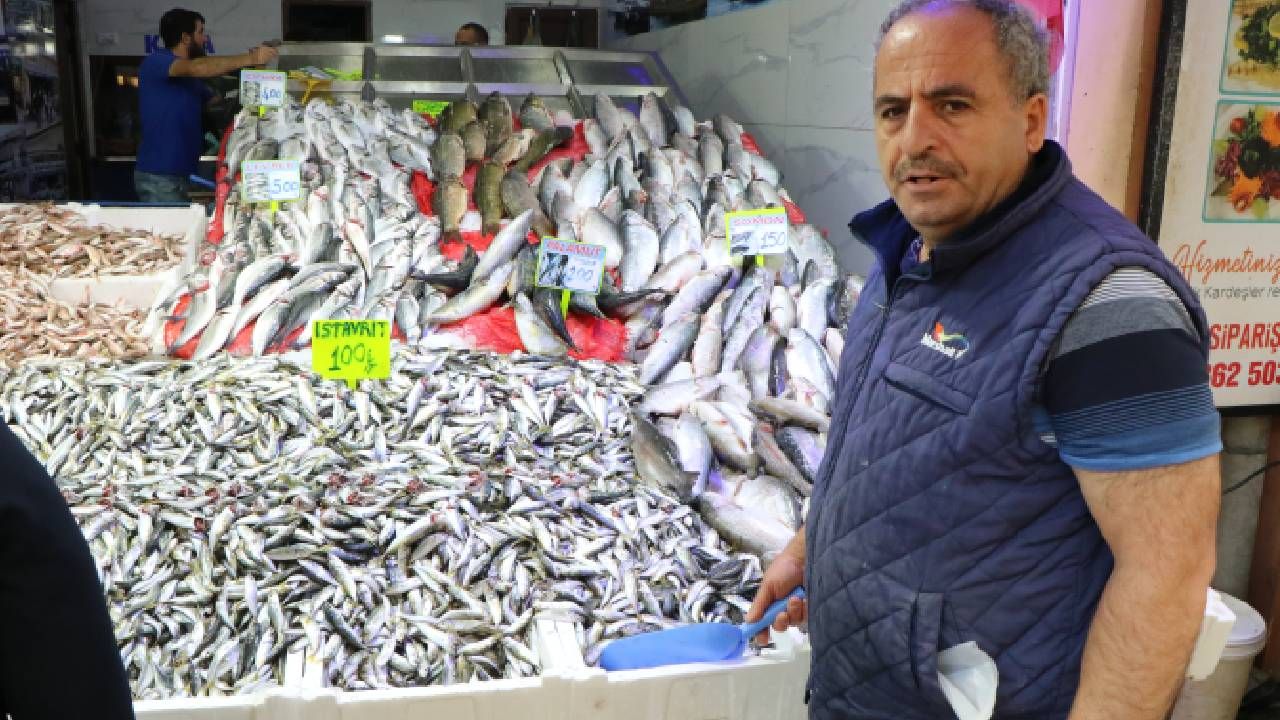 Tezgahlarda balık çeşidi arttı; Karadeniz hamsisi de yolda 4