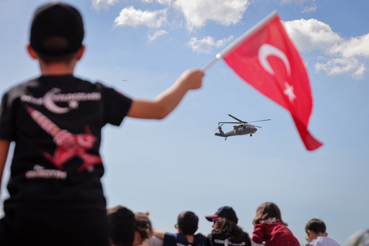 Türkiye’nin ilk astronotu Alper Gezeravcı TEKNOFEST’te gençlerle buluştu 1