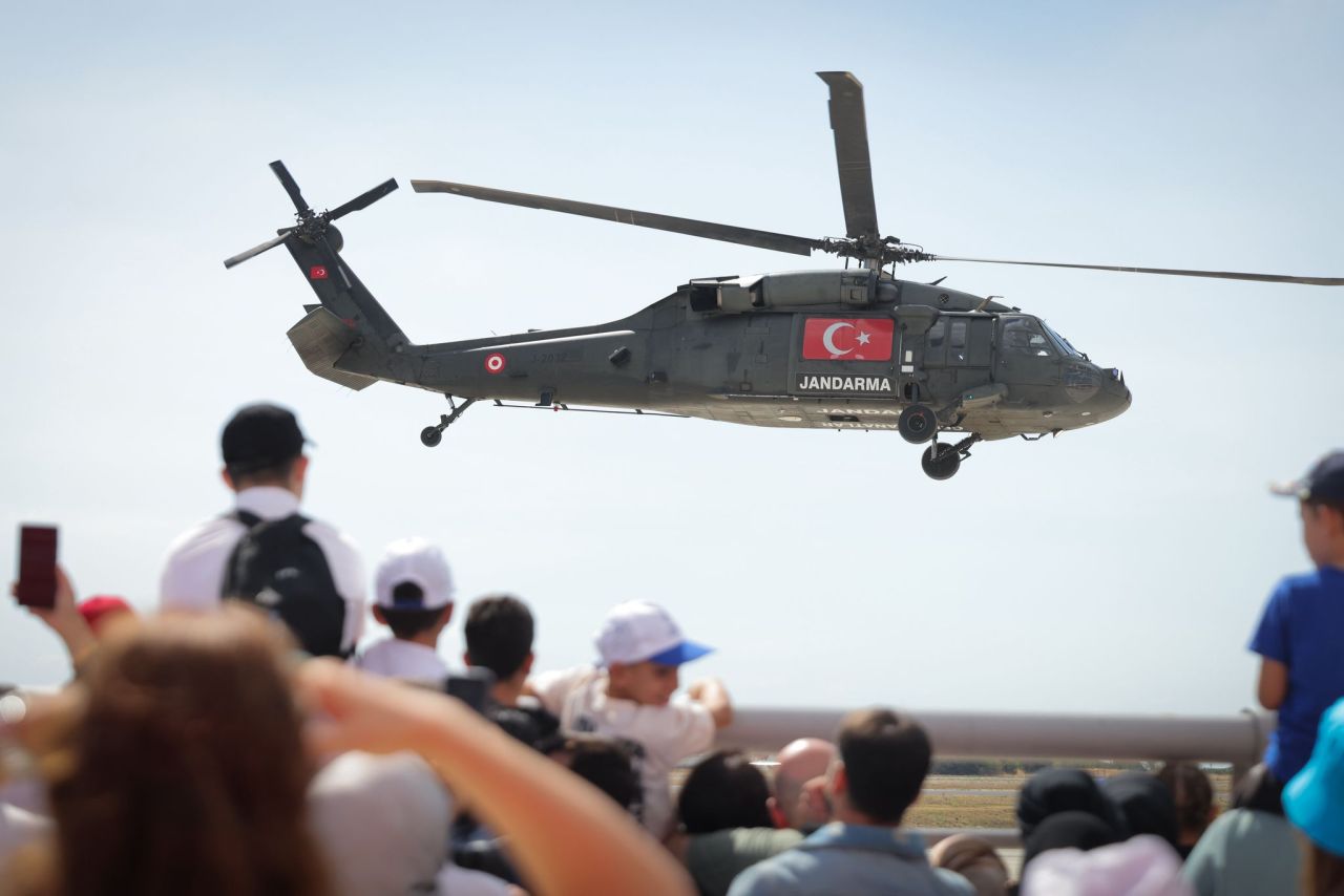 Türkiye’nin ilk astronotu Alper Gezeravcı TEKNOFEST’te gençlerle buluştu 2