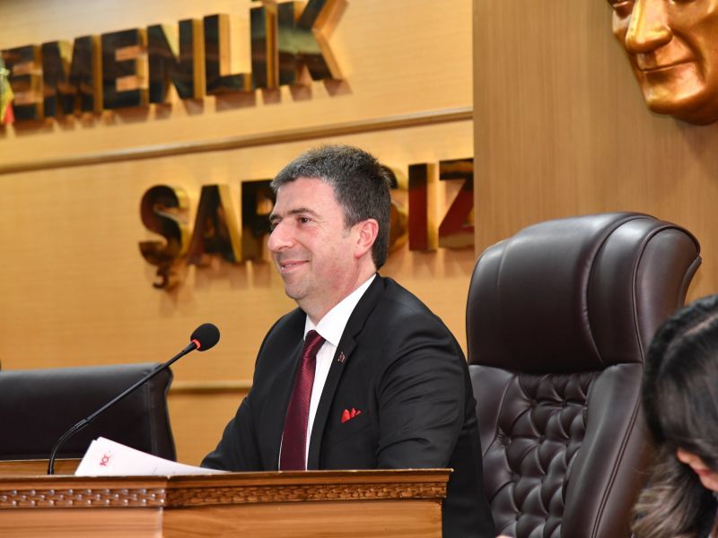 Başkana ulaşmak için parola lazım! CHP'li başkanlar birer birer halktan kopuyor: Son örnek Çatalca! Erhan Güzel, makam kapısına şifre koydurdu! 4