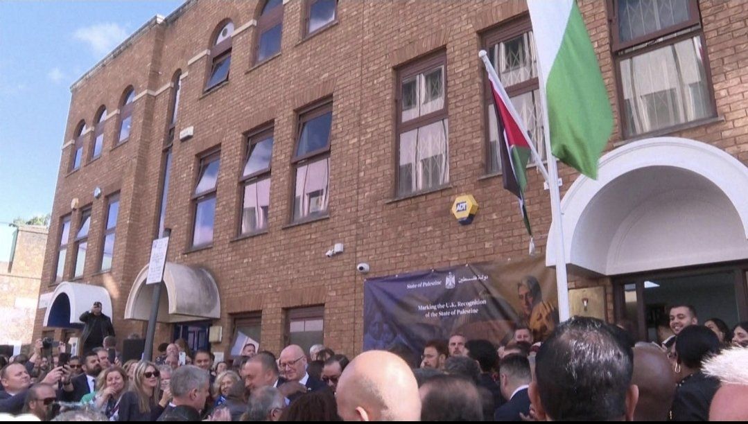Londra’da Filistin Elçiliği açıldı! Bayrak göndere çekildi, İngiltere tarihi kararı açıkladı 3