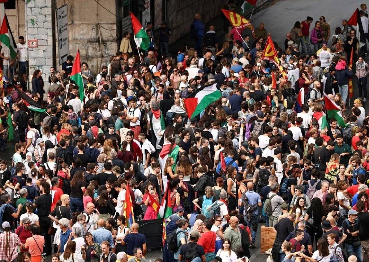 “Her şeyi engelleyelim” grevi! İtalyan liman işçileri İsrail’e silah sevkiyatını durdurdu 1