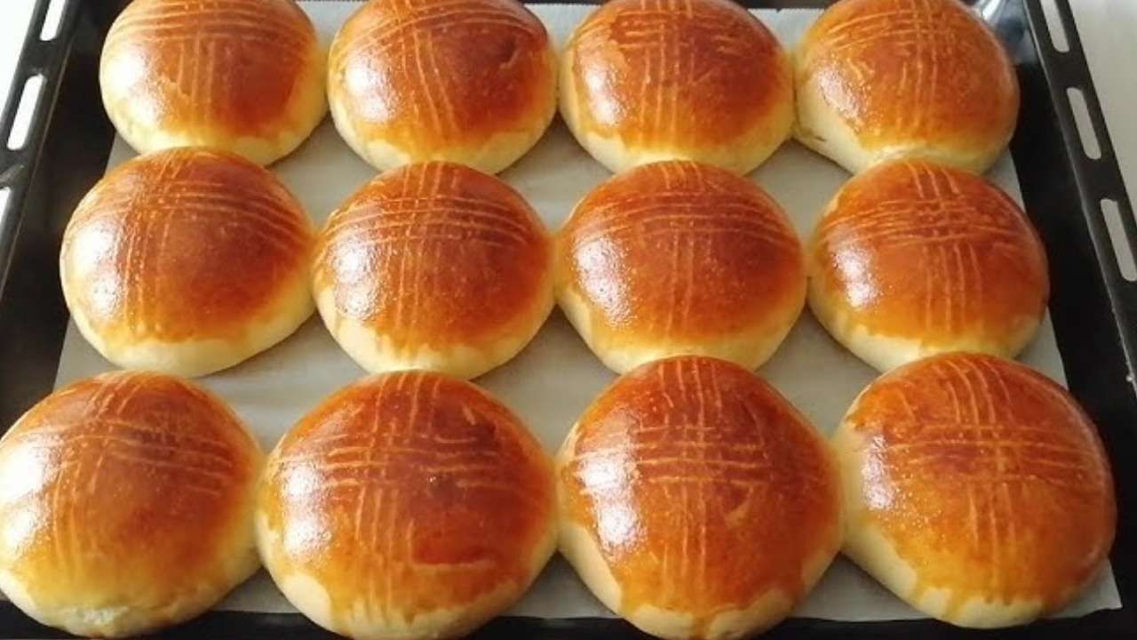 Hamura 1 kaşık eklemek yetiyor; Dereotlu poğaçanın kıyır kıyır olmasını sağlıyor 8