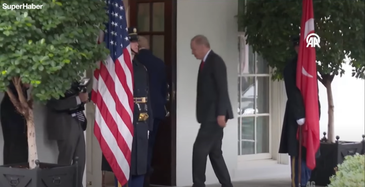Dünyanın gözü bu zirvede! Trump Erdoğan'ı kapıda bekledi! İşte ilk görüntüler 4