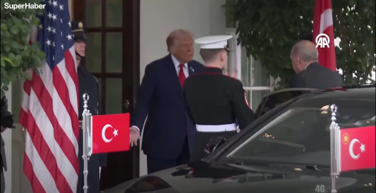 Dünyanın gözü bu zirvede! Trump Erdoğan'ı kapıda bekledi! İşte ilk görüntüler 1