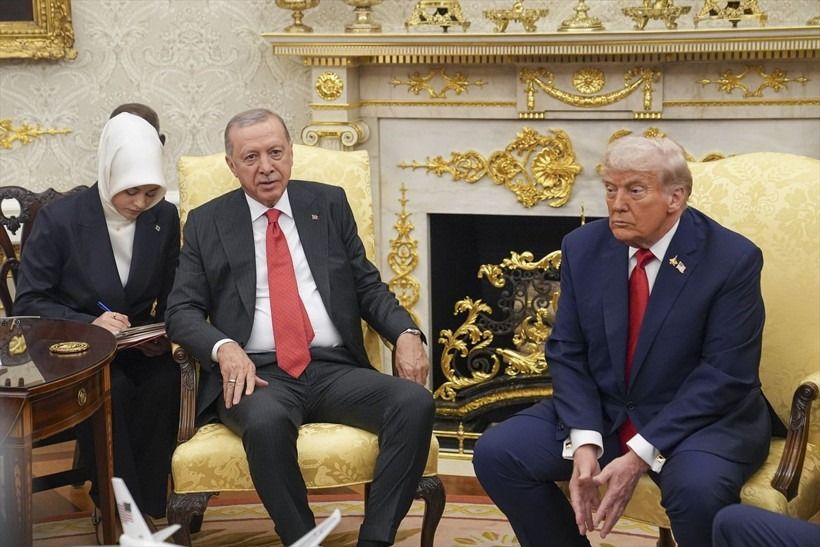 Trump Erdoğan zirvesinde sembolik şifreler neler? Dikkat çeken kravat ve rozet detayı! 9
