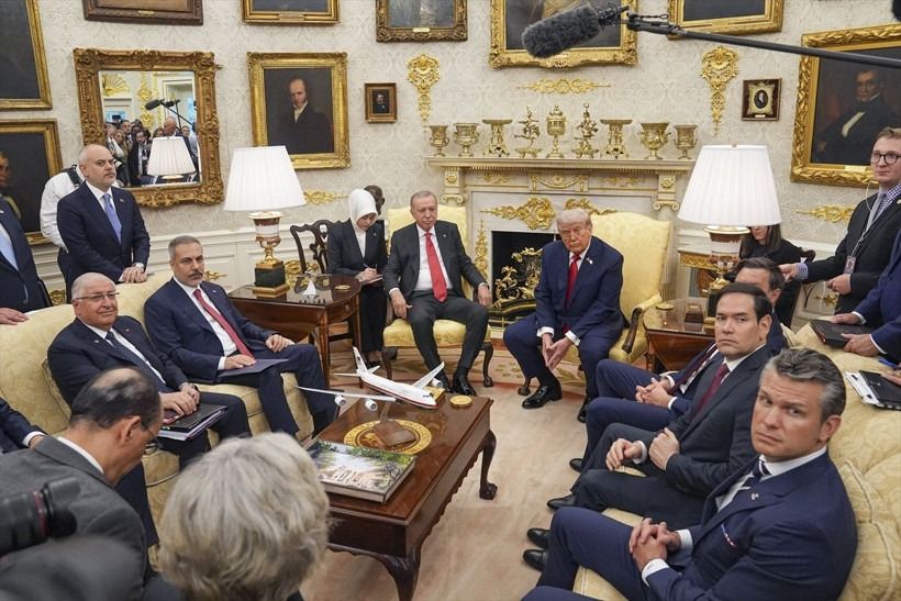 Trump Erdoğan zirvesinde sembolik şifreler neler? Dikkat çeken kravat ve rozet detayı! 3