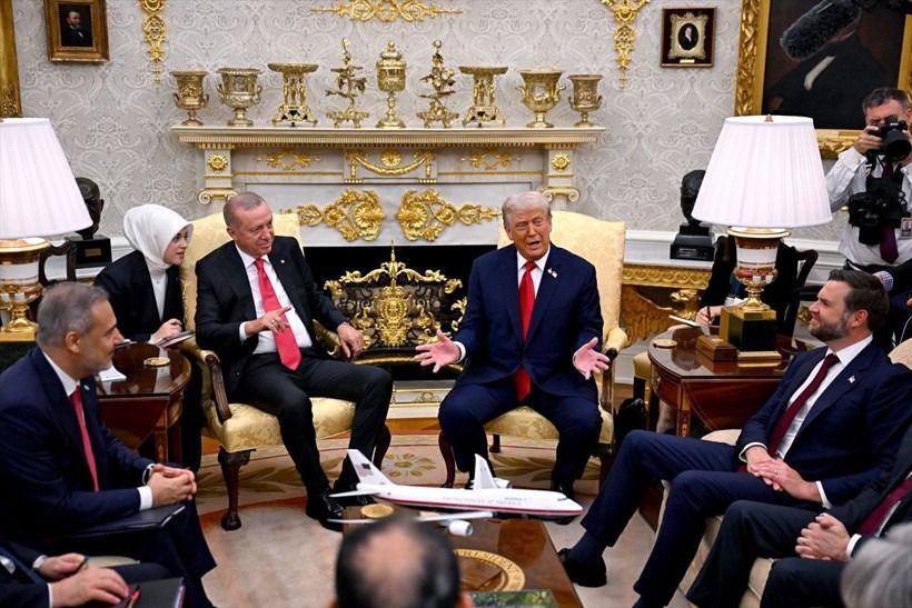 Trump Erdoğan zirvesinde sembolik şifreler neler? Dikkat çeken kravat ve rozet detayı! 4