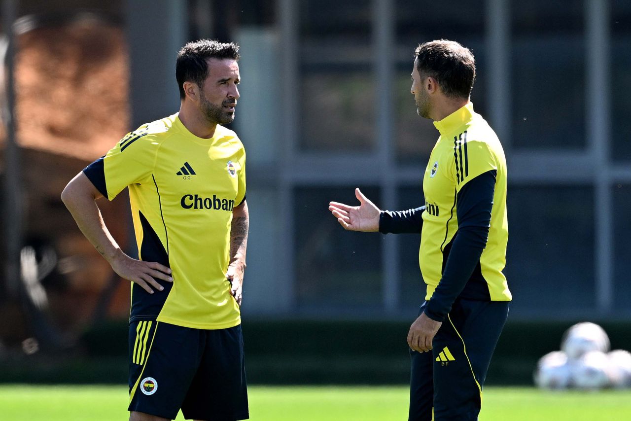Fenerbahçe'de bir şok ayrılık daha! Devin Özek'ten sonra efsane ismin de görevine son veriliyor 3
