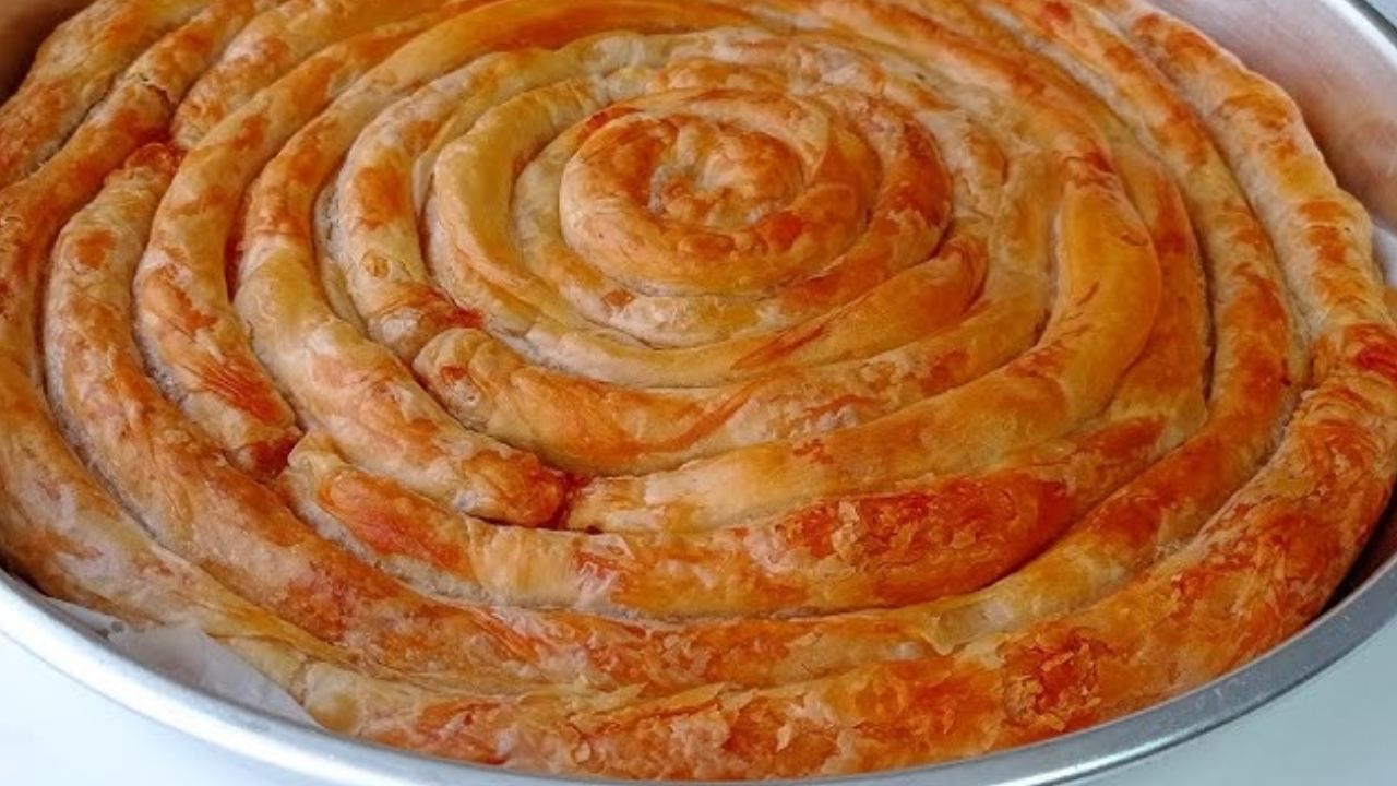 Kastamonu'dan gelen sır... Hamura 1 bardak eklenirse börek asla yumuşamıyor ve çıtır çıtır oluyor! 13