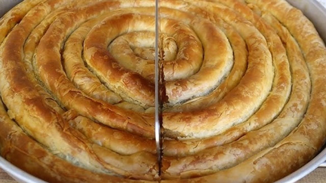 Kastamonu'dan gelen sır... Hamura 1 bardak eklenirse börek asla yumuşamıyor ve çıtır çıtır oluyor! 15