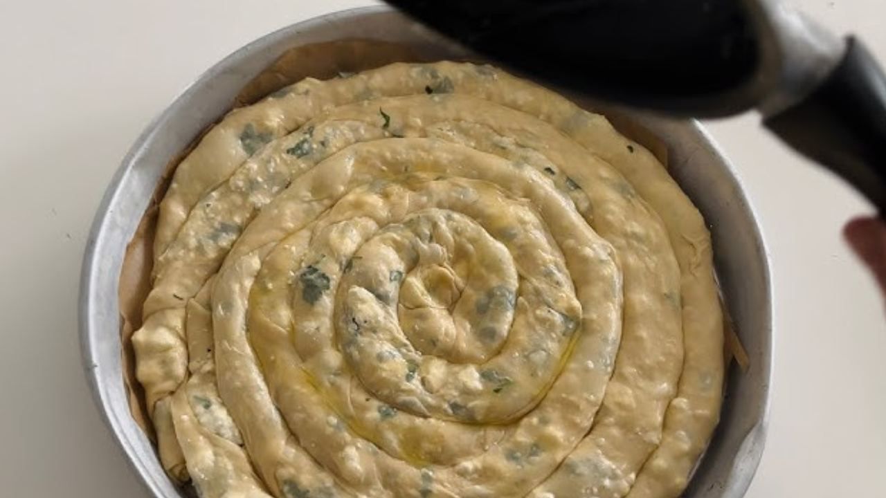 Kastamonu'dan gelen sır... Hamura 1 bardak eklenirse börek asla yumuşamıyor ve çıtır çıtır oluyor! 16