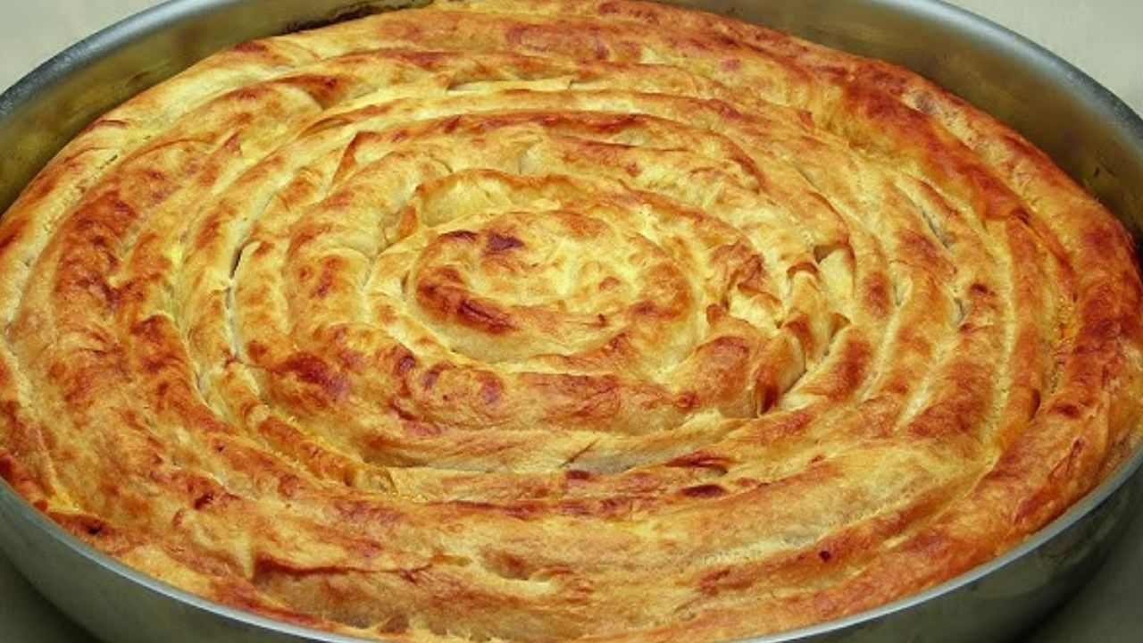 Kastamonu'dan gelen sır... Hamura 1 bardak eklenirse börek asla yumuşamıyor ve çıtır çıtır oluyor! 8