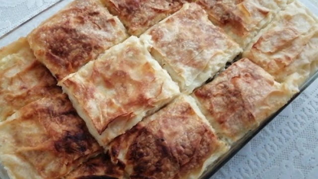 Kastamonu'dan gelen sır... Hamura 1 bardak eklenirse börek asla yumuşamıyor ve çıtır çıtır oluyor! 10