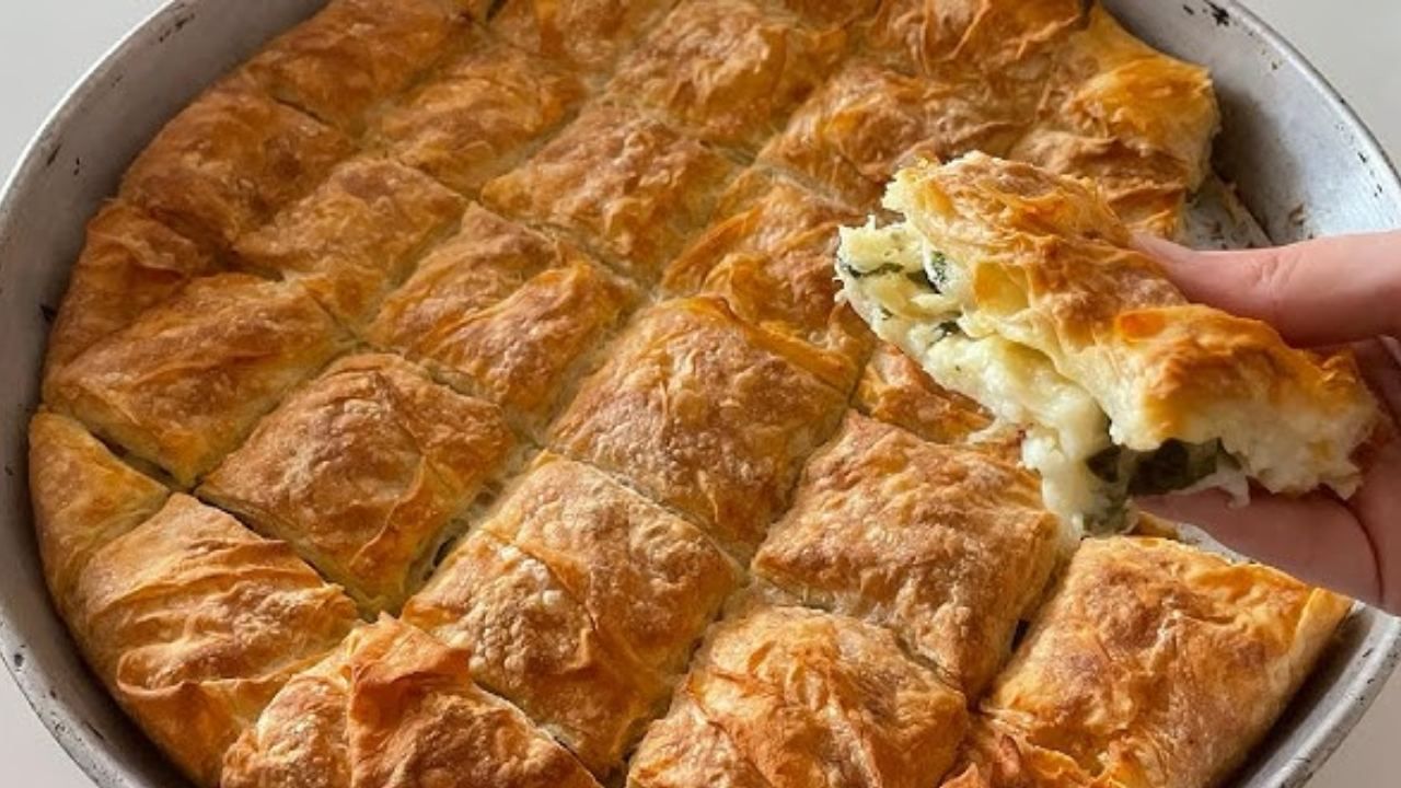 Kastamonu'dan gelen sır... Hamura 1 bardak eklenirse börek asla yumuşamıyor ve çıtır çıtır oluyor! 11