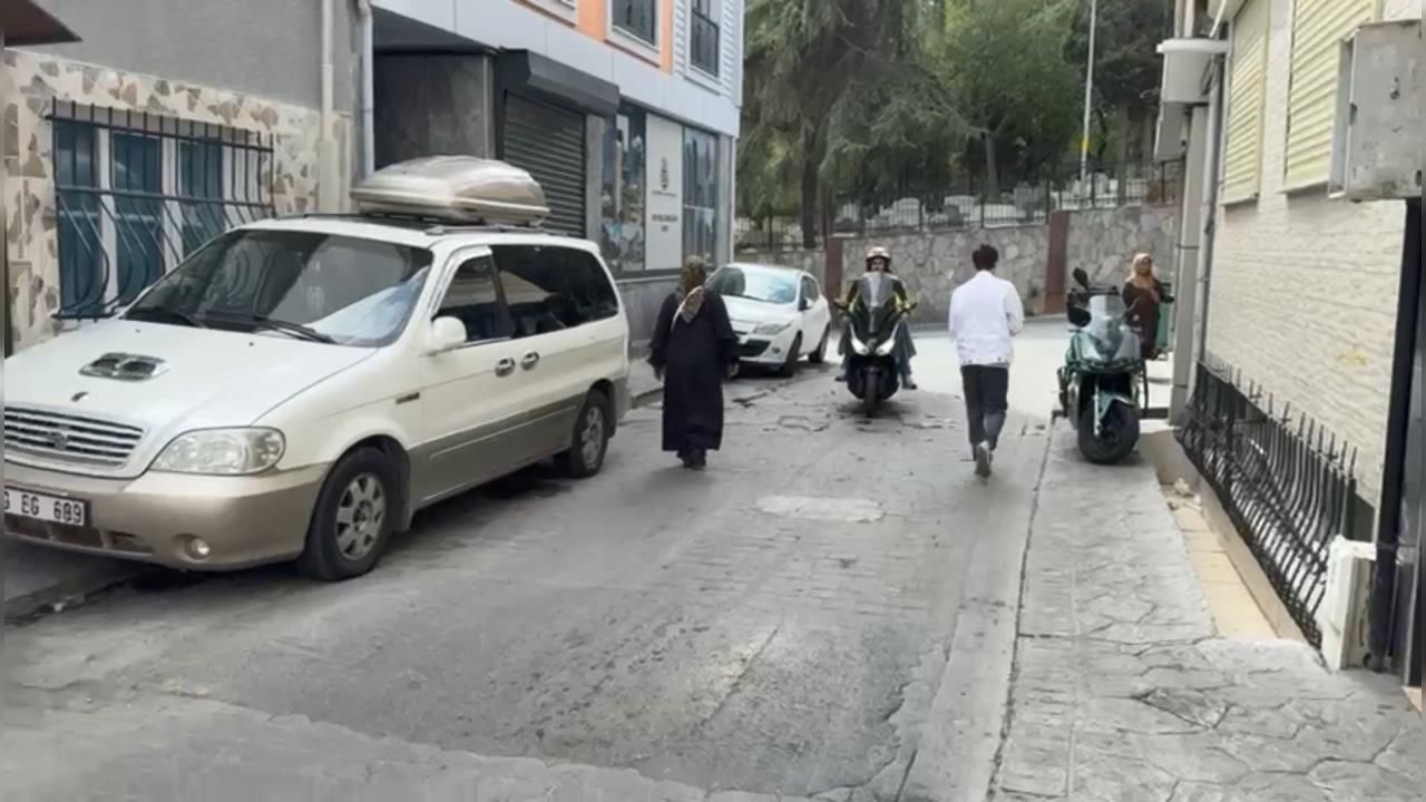 Kardeş cinayeti hesabı! Akrabasını silahla vurdu, yerde tekmeledi 6