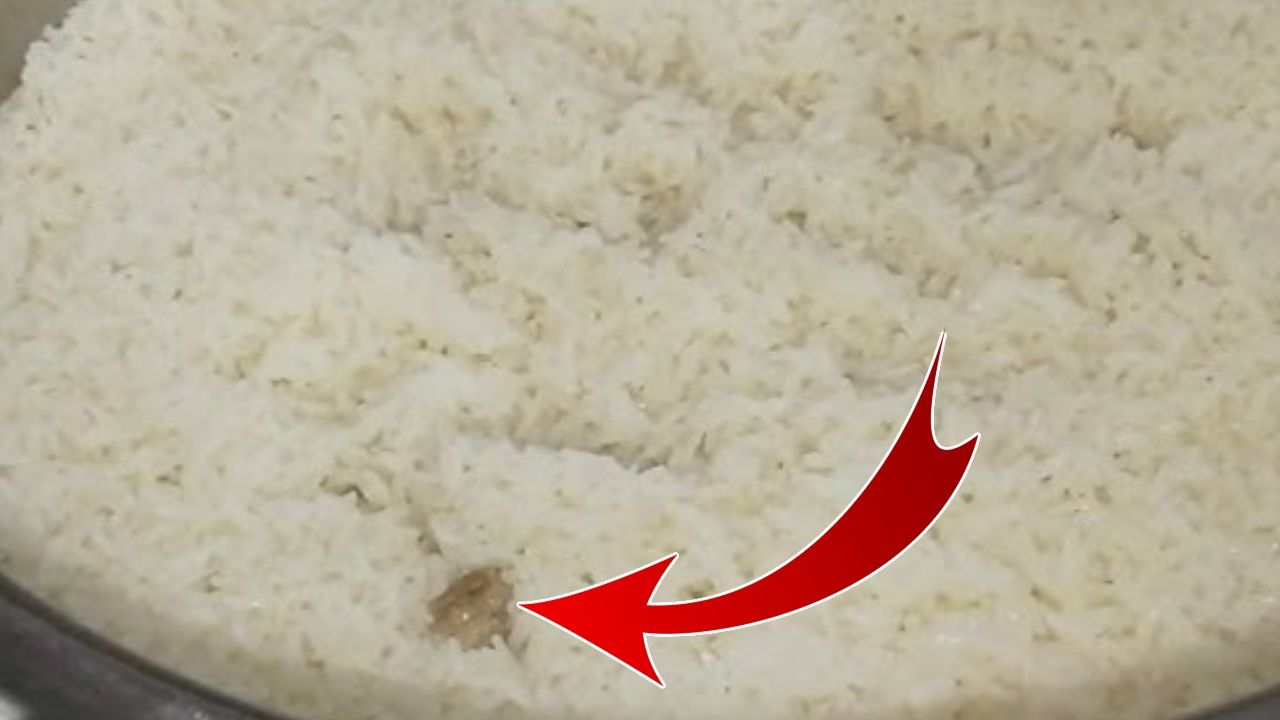 Pirinç pilavını elmas gibi parlatan yöntem; Tencerenin içerisine 1 tane eklemelisiniz 1