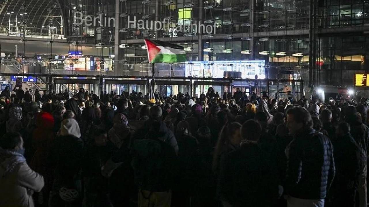 Berlin’den Bogota’ya... Dünya Sumud Filosu’na destek verdi: İsrail protesto edildi 2