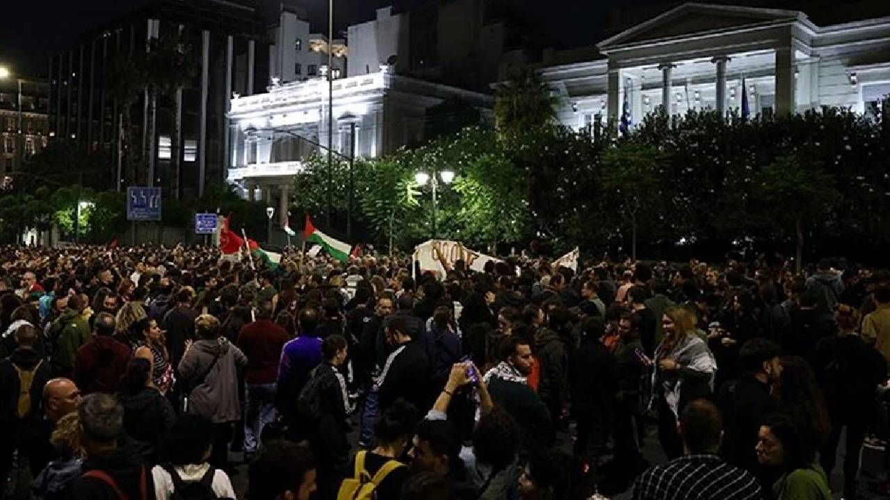 Berlin’den Bogota’ya... Dünya Sumud Filosu’na destek verdi: İsrail protesto edildi 6