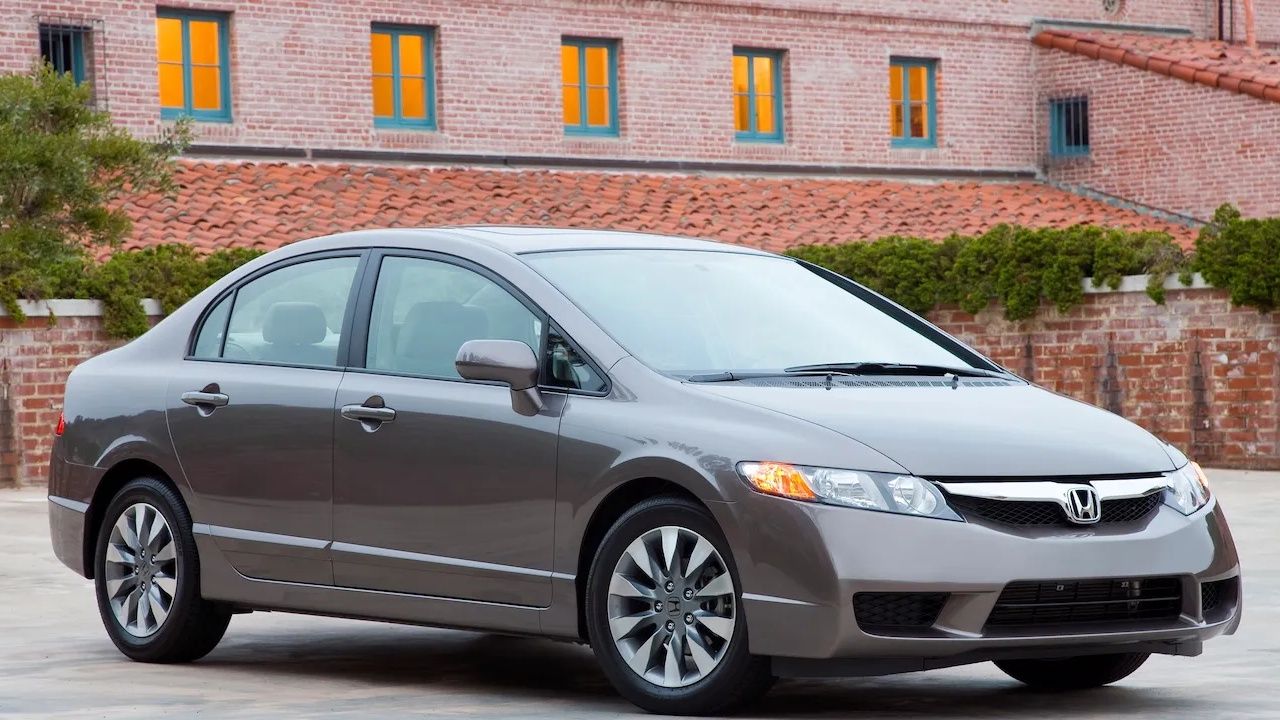 600 bin TL’ye alınabilecek ikinci el otomobiller; Lüks, premium ve spor modeller geliyor. 20