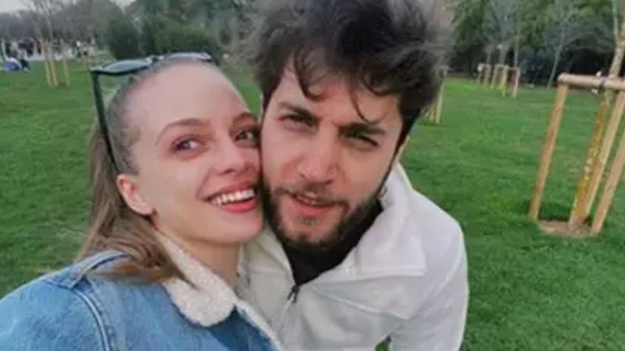 Ekranların sevilen çiftiydi. Ünlü şarkıcı ile oyuncu boşanıyor 2