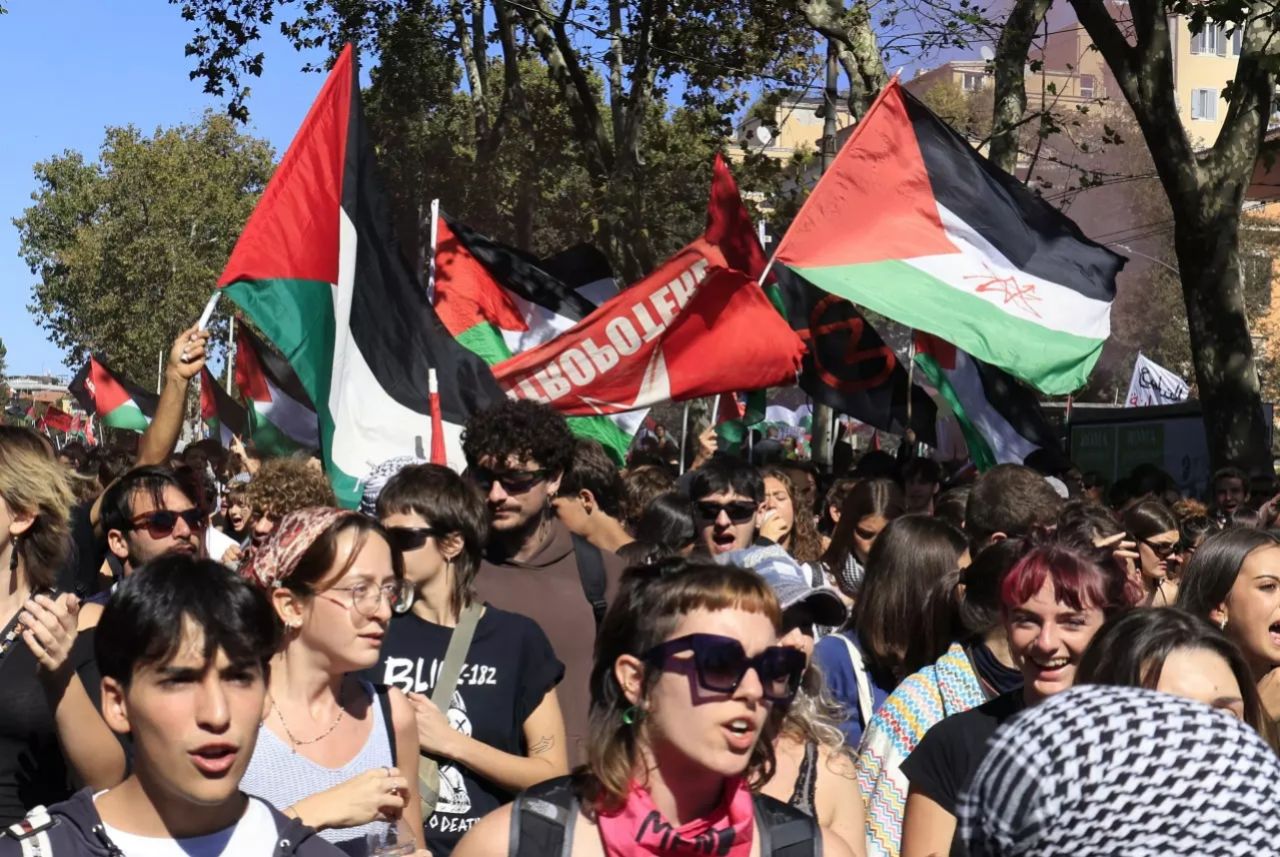 Avrupa katil İsrail'e karşı ses! Sumud Filosu’na destek gösterileri devam ediyor 8