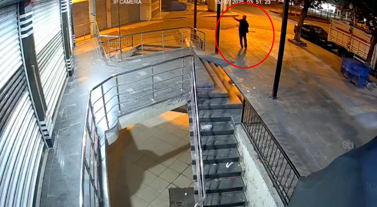 Gece yarısı saldırılarına polis takibi! Sokakları hedef alan maskeli çeteye operasyon: 96 saldırgan yakalandı 1