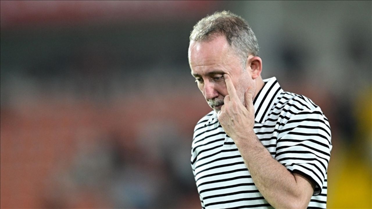Beşiktaş'ta Tarihi "Sergen Yalçın" Zirvesi! İşte Gidecek 3 İsim ve Gelecek 2 Yıldız Adayı 1
