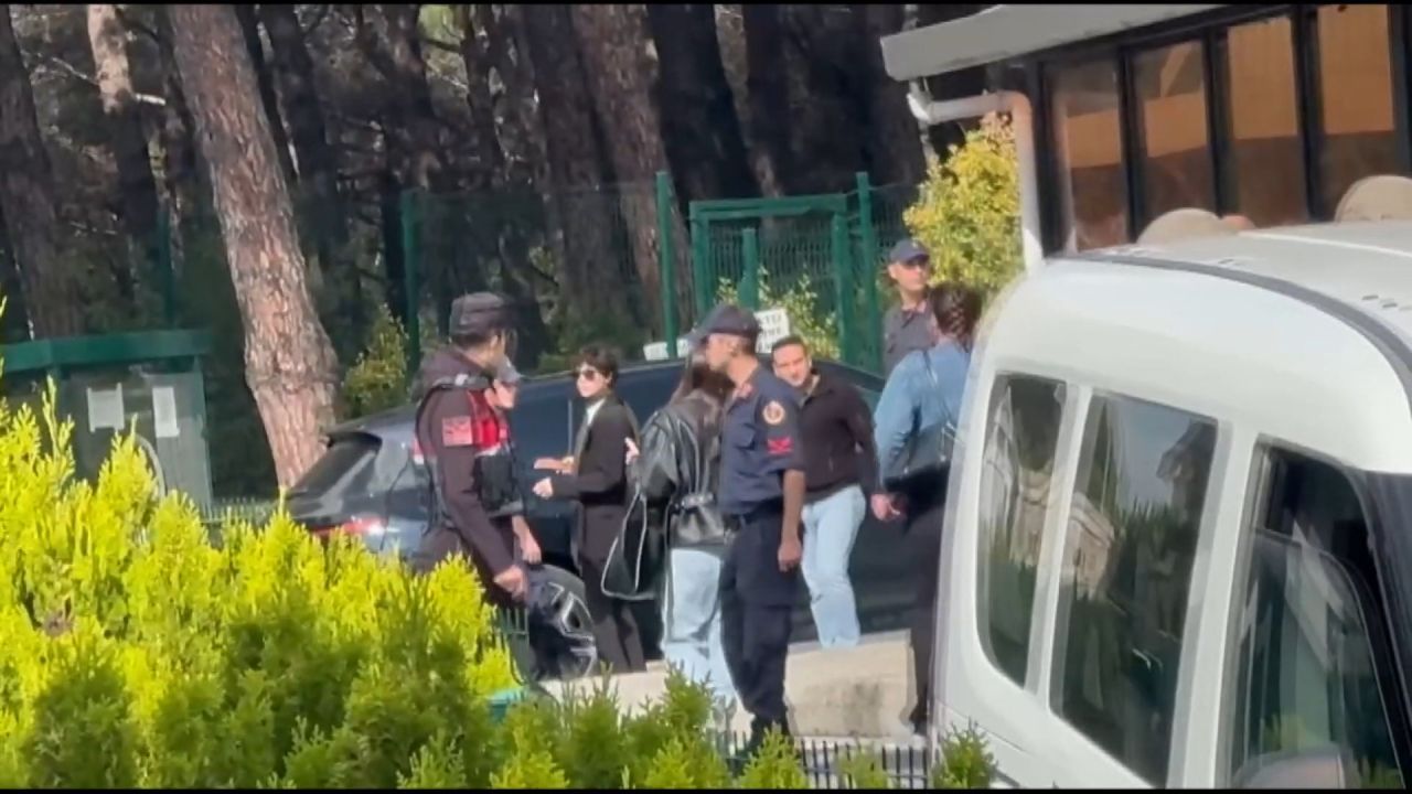 Uyuşturucu soruşturması! İşlemleri tamamlanan ünlüler Adli Tıp Kurumu'ndan ayrıldı 2
