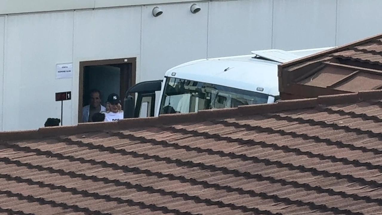 Uyuşturucu soruşturması! İşlemleri tamamlanan ünlüler Adli Tıp Kurumu'ndan ayrıldı 12