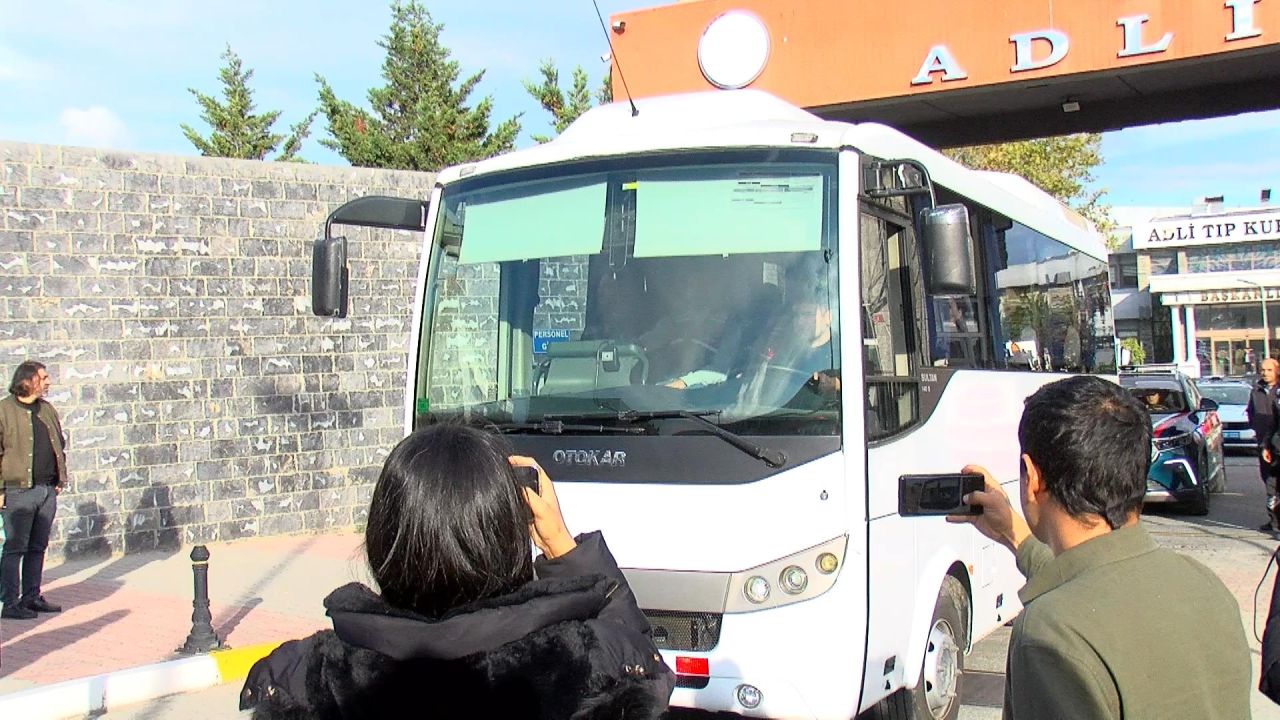 Uyuşturucu soruşturması! İşlemleri tamamlanan ünlüler Adli Tıp Kurumu'ndan ayrıldı 16
