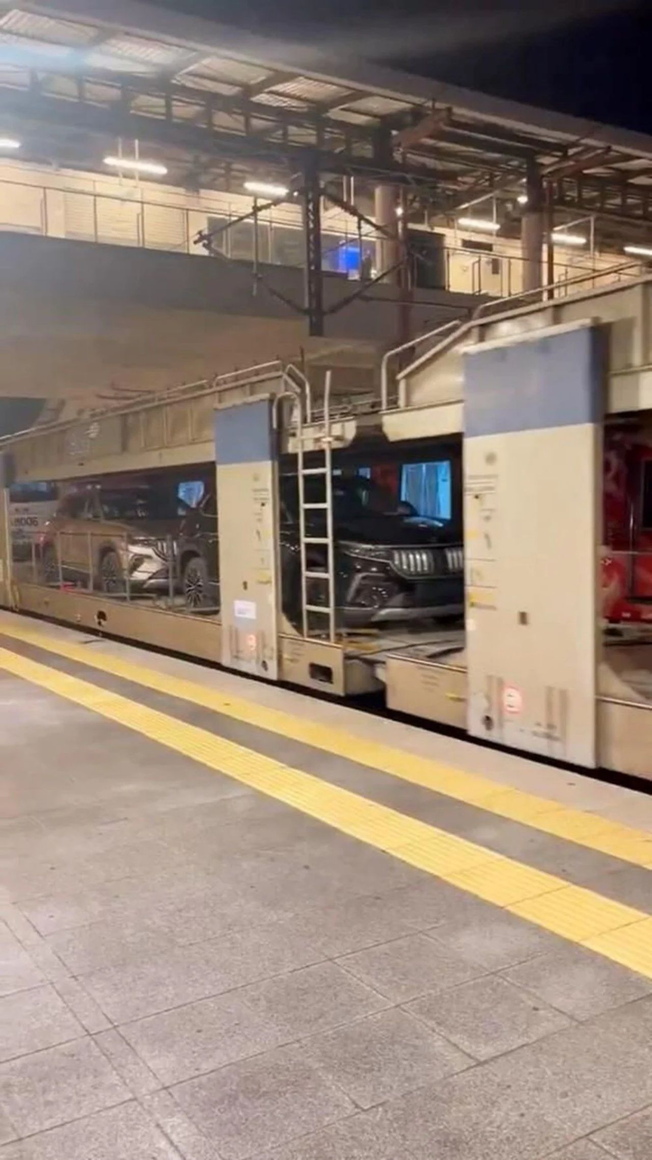 Togg Avrupa yolunda! Vagonlar dolusu yerli otomobil Almanya’ya gidiyor 2