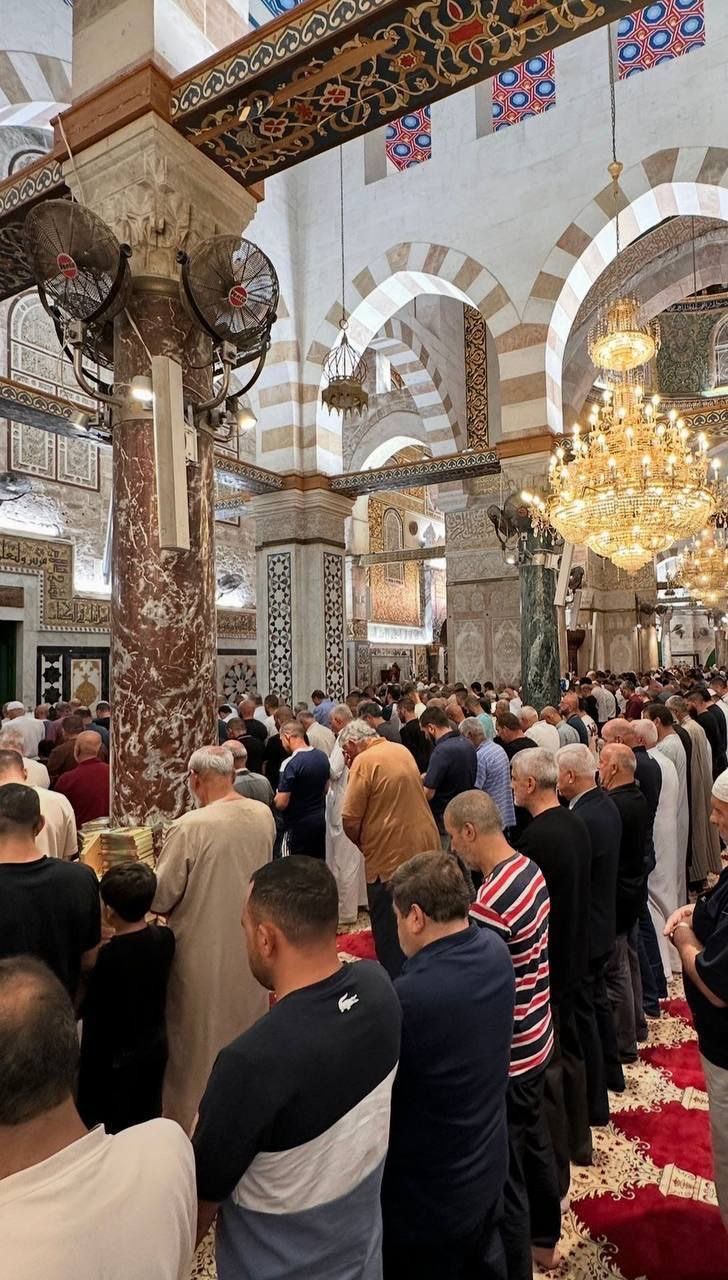 Gazze’nin zaferi Mescid-i Aksa’da yankılandı! Filistinliler sabah namazında gözyaşlarıyla saf tuttu... 1