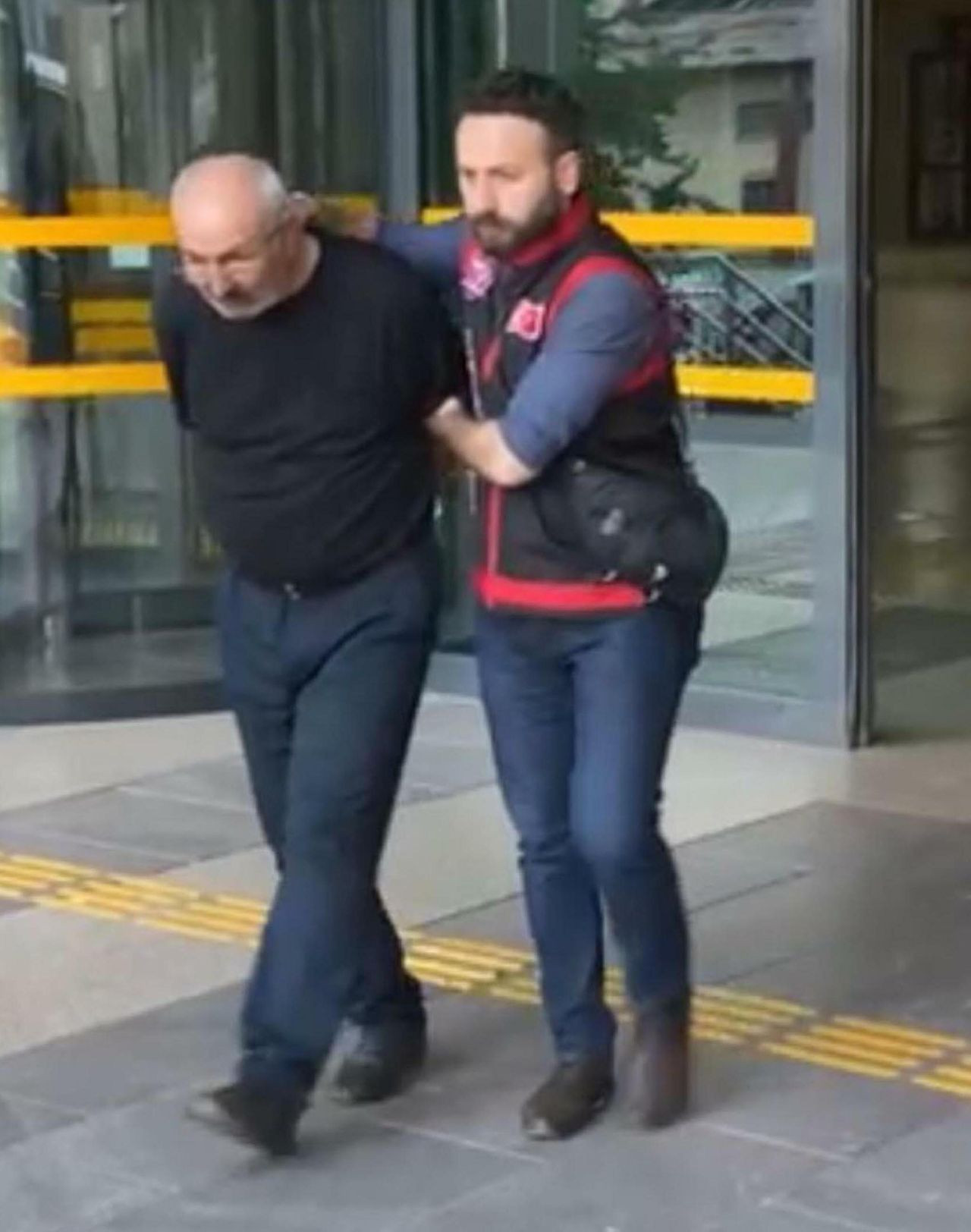 Komşu katliamında karar çıktı! 3 kişiyi öldüren sanığa ağırlaştırılmış müebbet 4