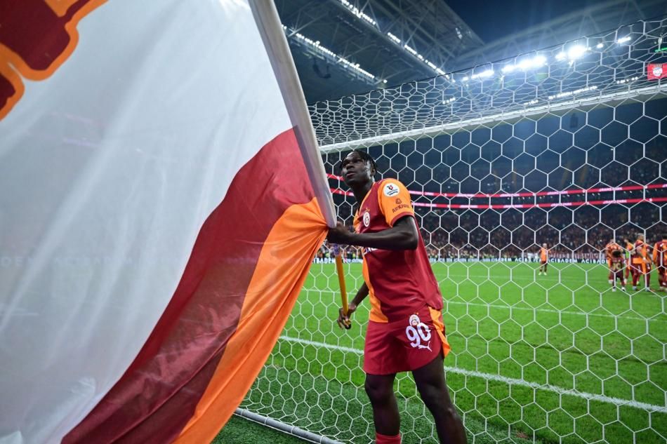 Okan Buruk'un gözbebeğine Premier Lig'den çılgın teklif! Galatasaray servet kazanacak 9