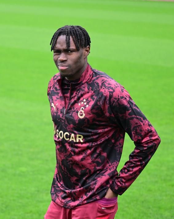 Okan Buruk'un gözbebeğine Premier Lig'den çılgın teklif! Galatasaray servet kazanacak 8