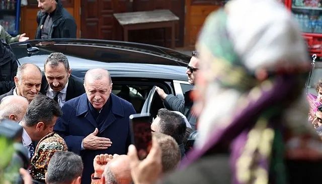 Cumhurbaşkanı Erdoğan memleketi Rize’de! Komşularıyla sohbet etti, Ayder’de incelemelerde bulundu 5