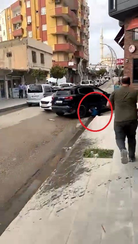 Cipinin içinden dehşet saçtı! tartıştığı kişinin ayaklarını ezdi, apar topar kaçtı 3