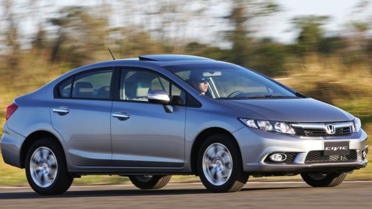 Sanayinin kapısından geçmeyen 5 otomobil. Motoruna asla anahtar değmiyor 6