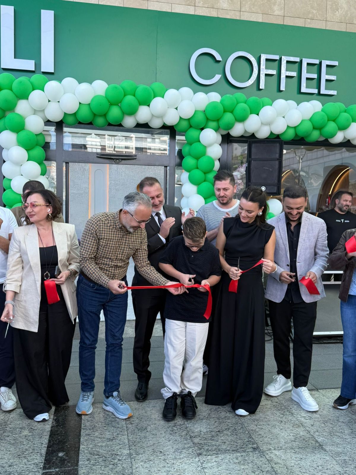 Hayal gerçeğe dönüştü! 10 yaşındaki Aybarshan kurduğu kahve markasının CEO'su oldu 6