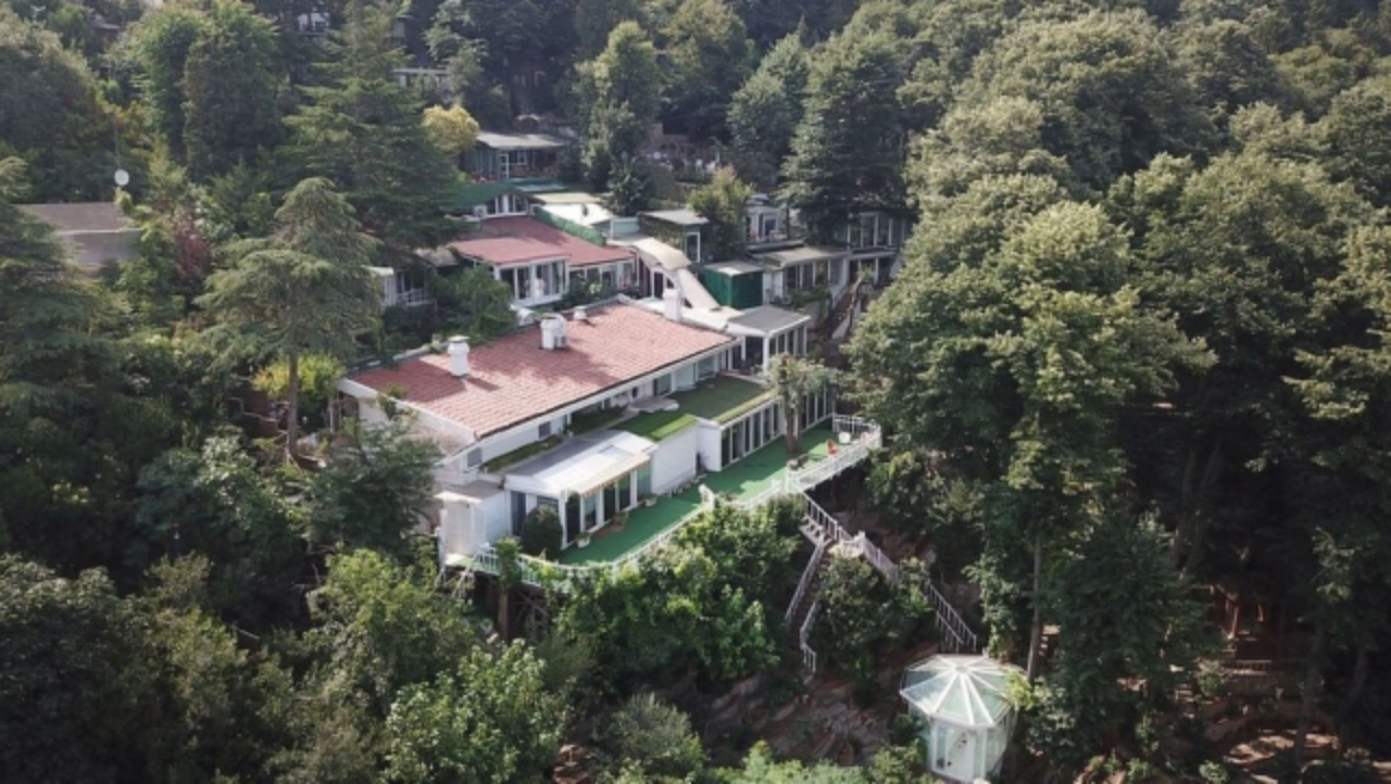 Abramoviç’in Adnan Oktar’dan aldığı Vaniköy villası tamamlandı! kaçak inşaat soruşturmasıyla gündeme gelen malikane şimdi göz kamaştırıyor 4
