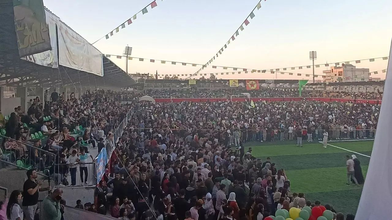 Terör örgütü sporu da propaganda aracına çevirdi! PKK’nın Suriye kolu SDG “Rojava Milli Takımı” kurdu... Stadyuma teröristin ismi verildi... 4