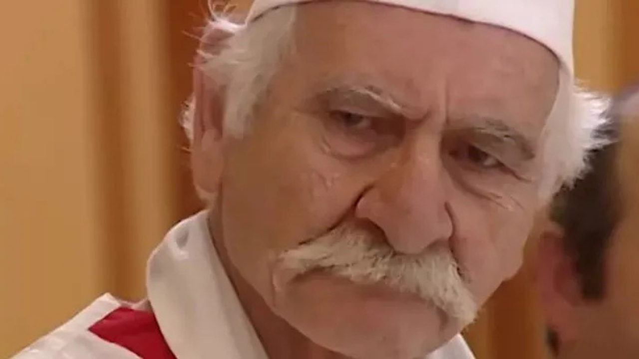 Arif Erkin Güzelbeyoğlu’nun Yabancı Damat dizisindeki en sevilen “Memik Dede” sahneleri gündemde 2